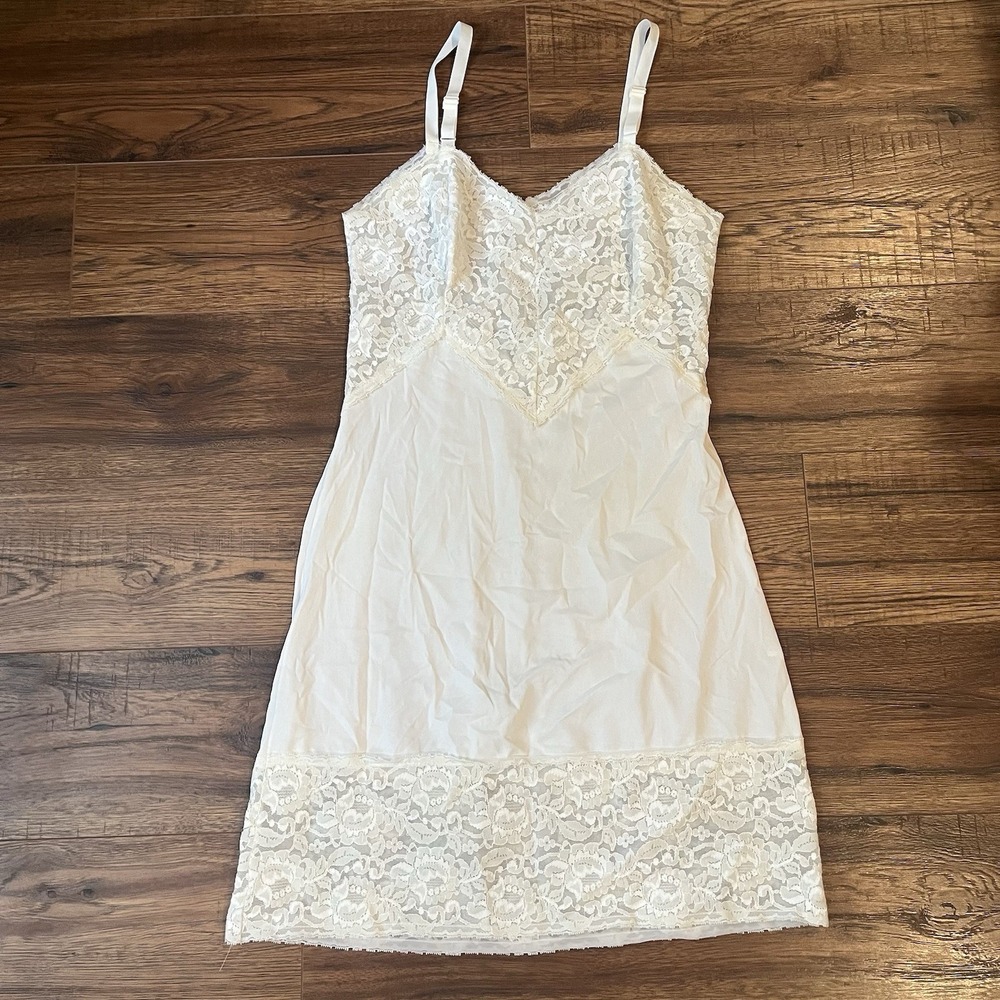 Vintage 90s Y2K Ivory Slip Delicate‎ Lace Coquette Cottagecore Boudoir Small